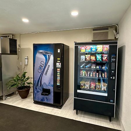 Royal Inn&Suites Charlotte Airport Extérieur photo