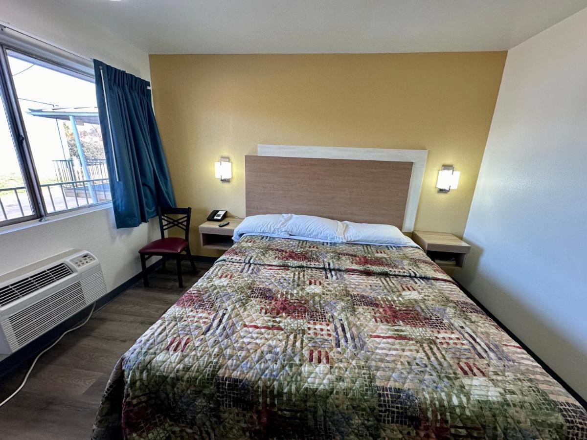 Royal Inn&Suites Charlotte Airport Extérieur photo