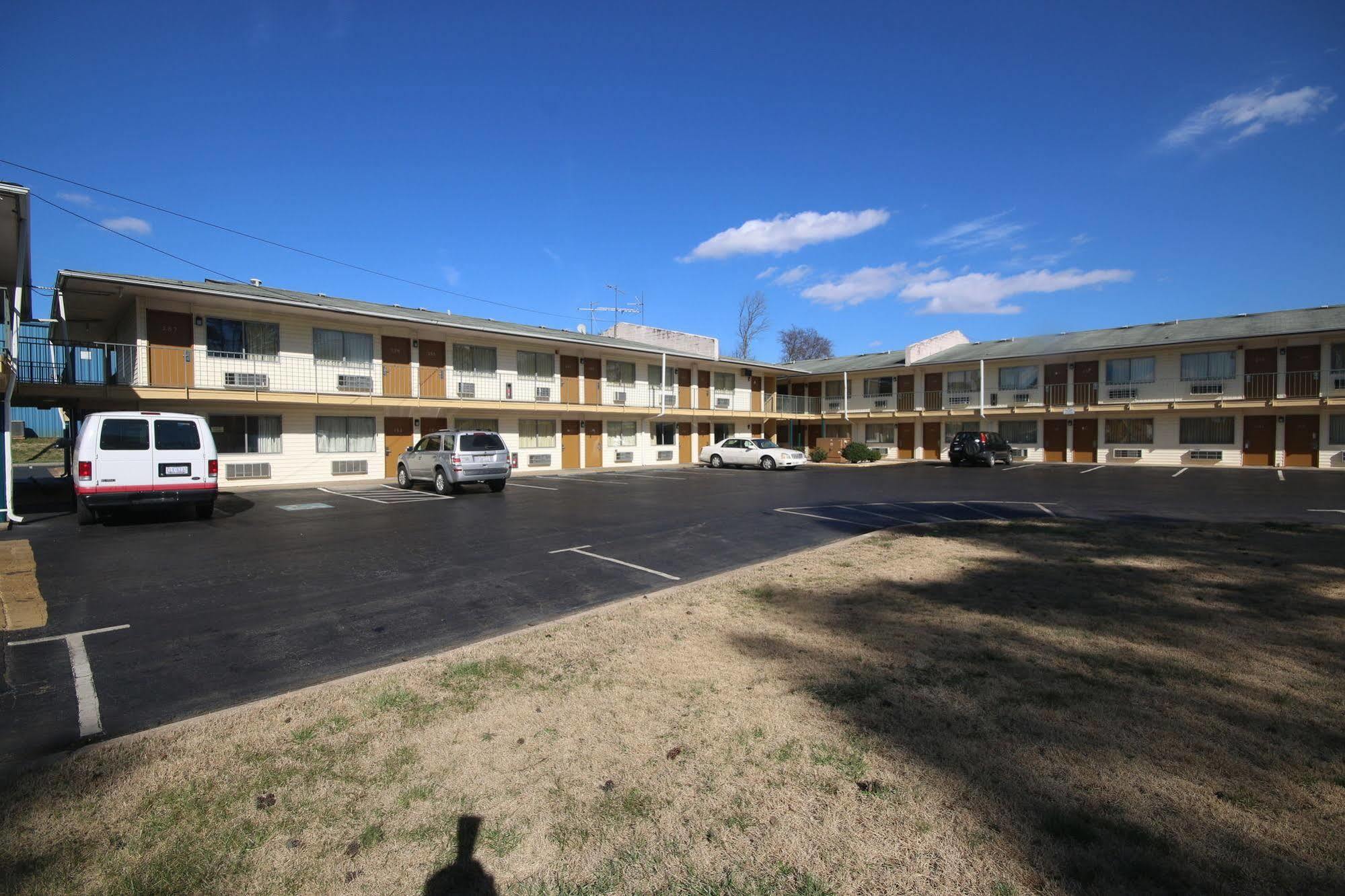 Royal Inn&Suites Charlotte Airport Extérieur photo