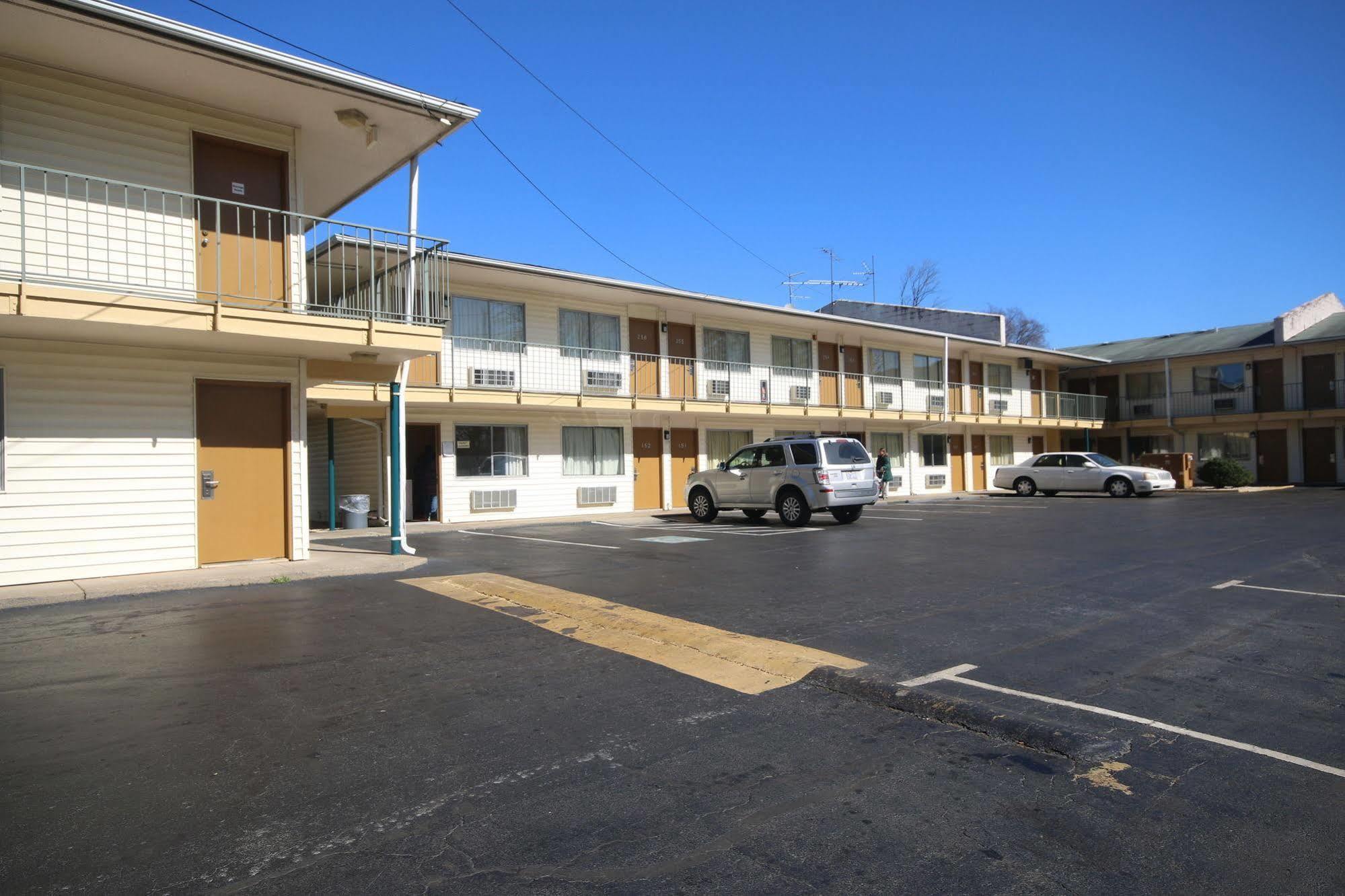 Royal Inn&Suites Charlotte Airport Extérieur photo