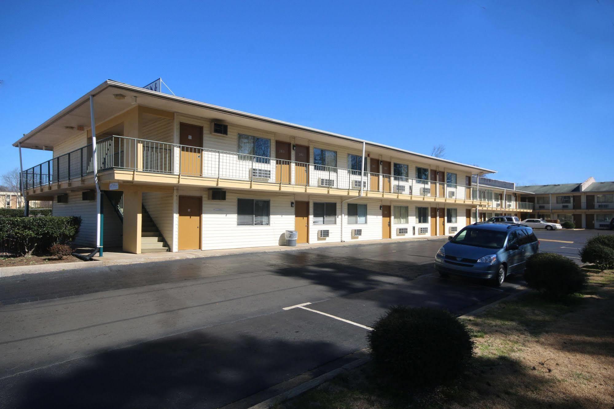Royal Inn&Suites Charlotte Airport Extérieur photo