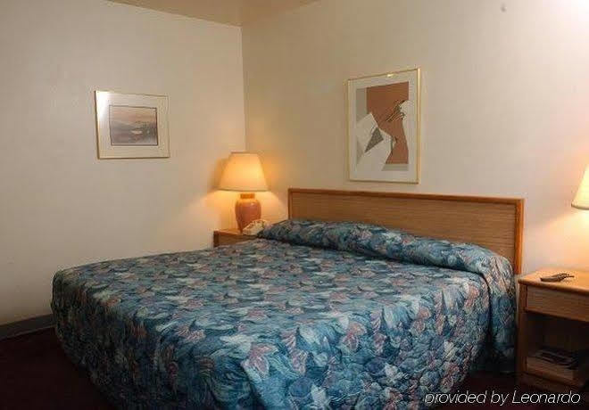 Royal Inn&Suites Charlotte Airport Extérieur photo